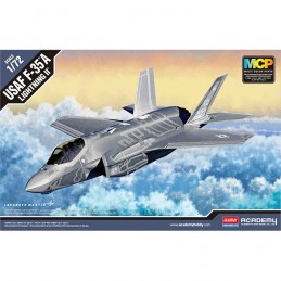 KIT 1/72 AVION F-35A...