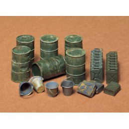 KIT 1/35 BIDONES Y JERRY CANS